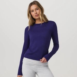 NEW Arrival Vuori Halo Essential Long Sleeve Crew Neck T Shirt Top Stellar Sky L